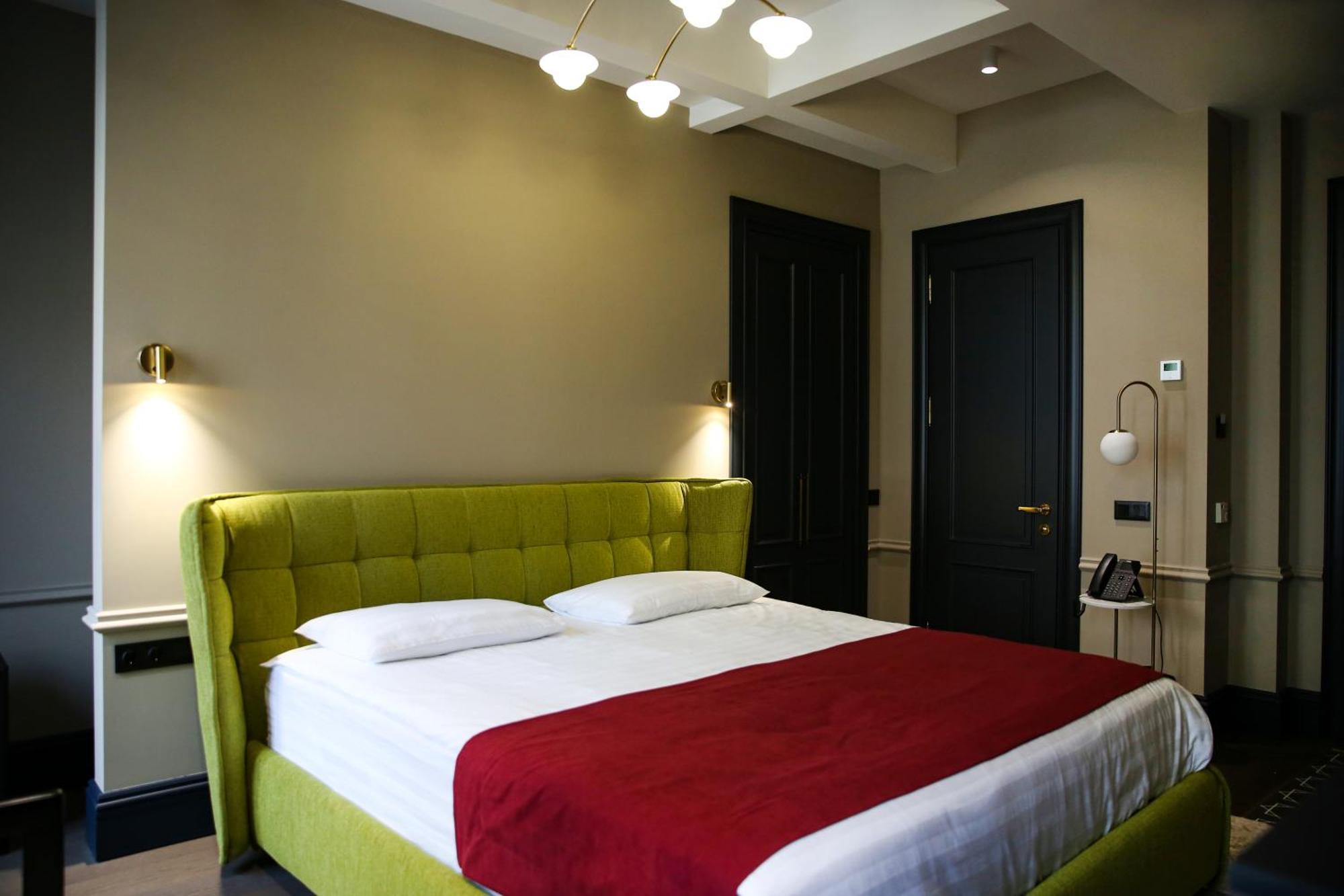 Hotel Retro Batumi Bagian luar foto