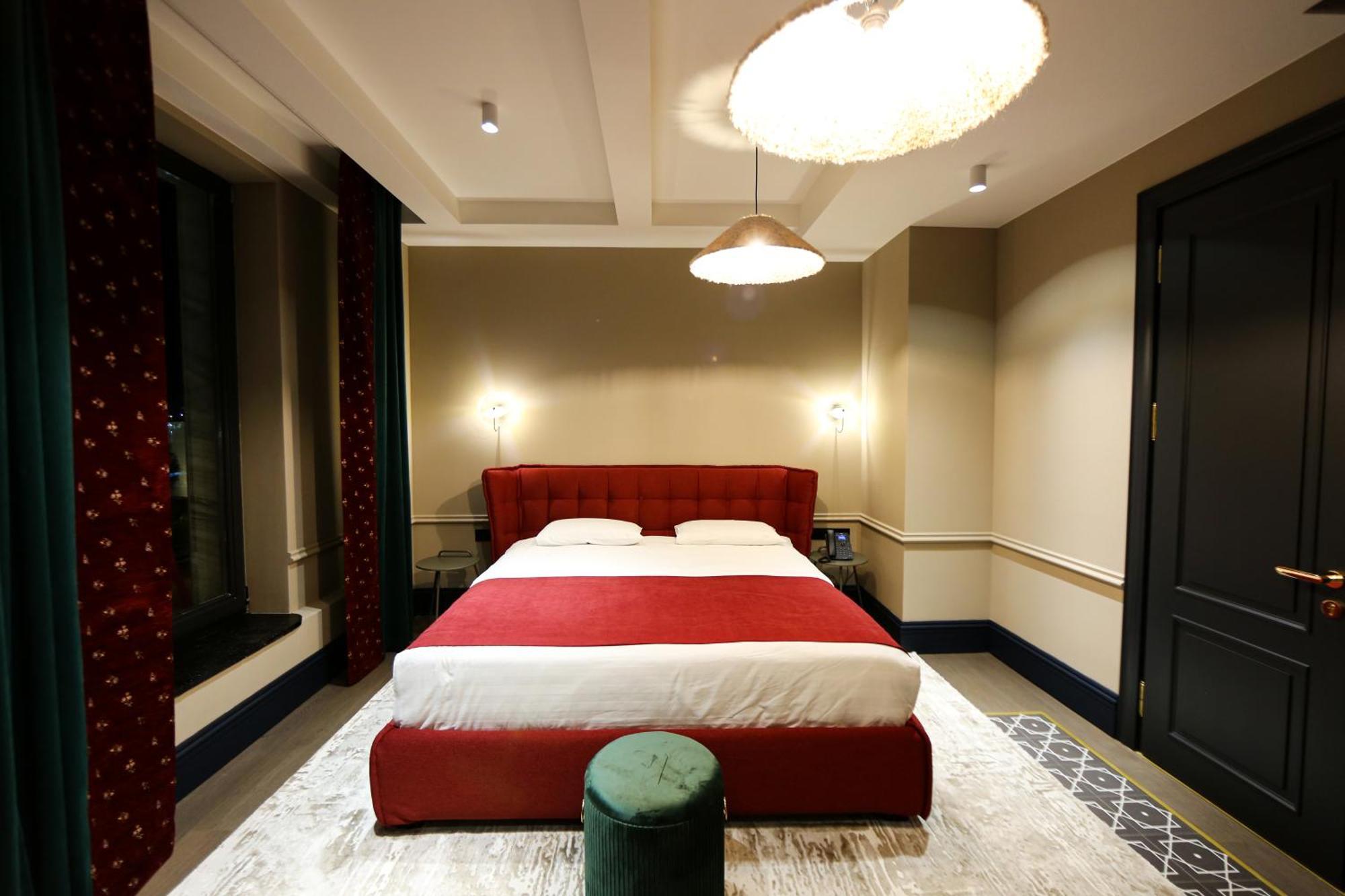 Hotel Retro Batumi Bagian luar foto