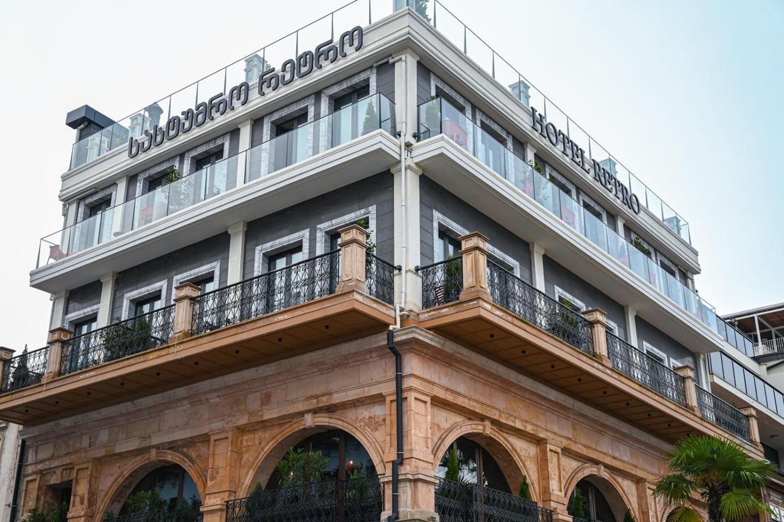 Hotel Retro Batumi Bagian luar foto
