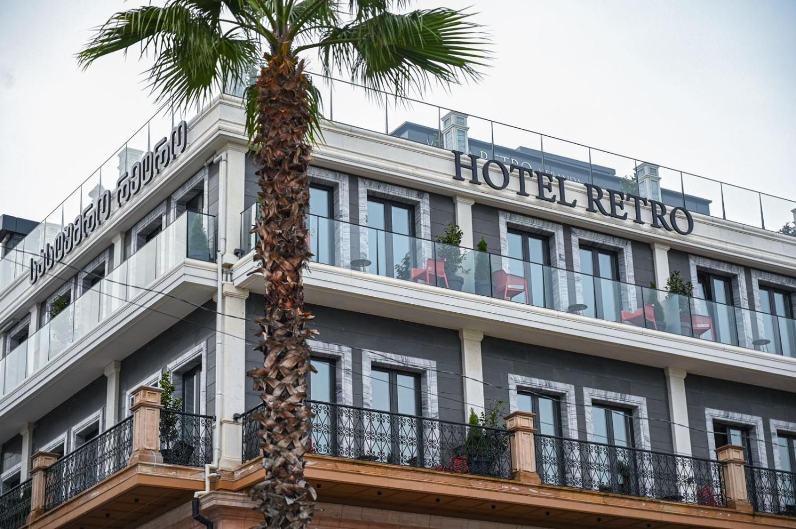 Hotel Retro Batumi Bagian luar foto