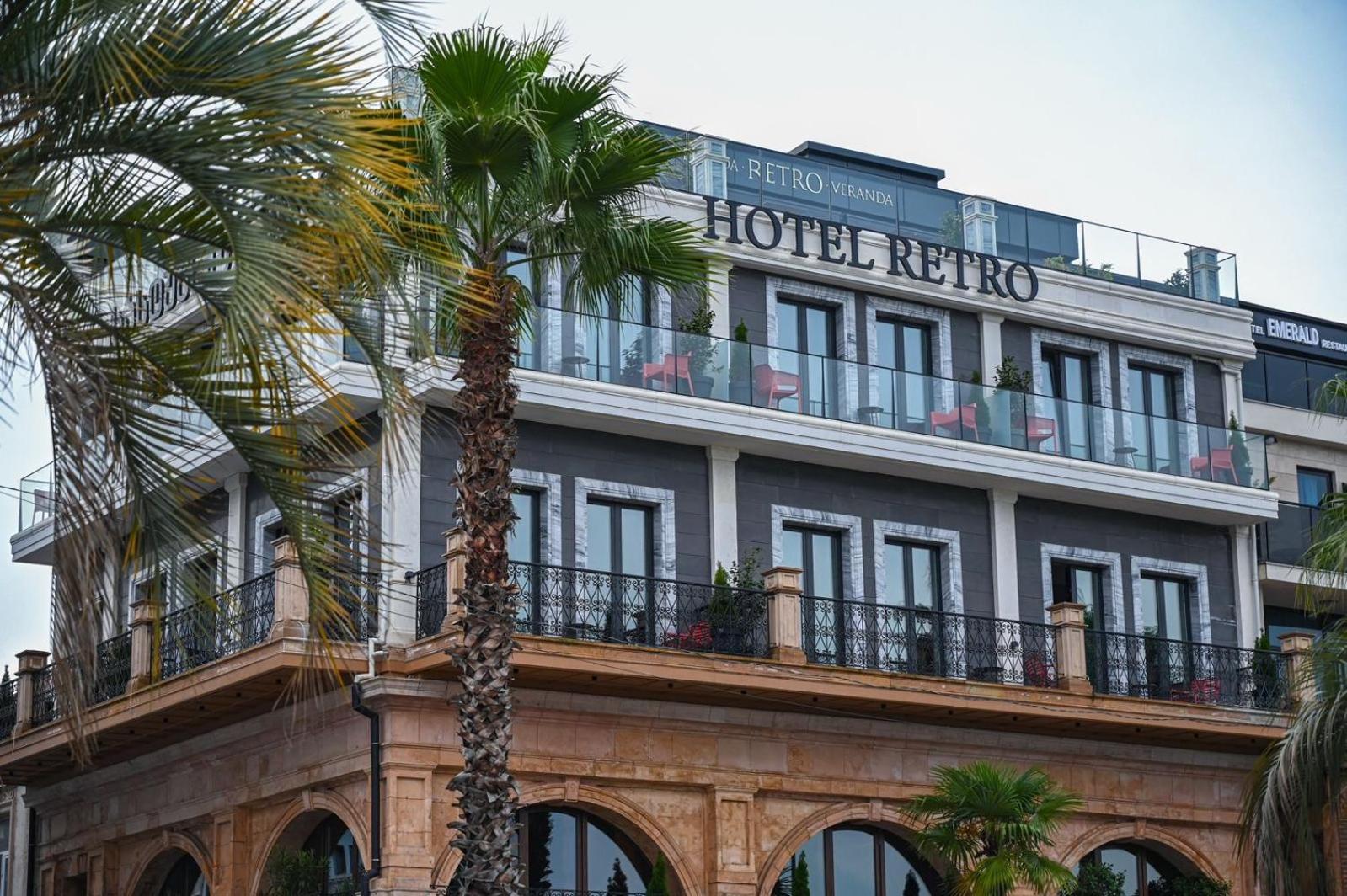 Hotel Retro Batumi Bagian luar foto
