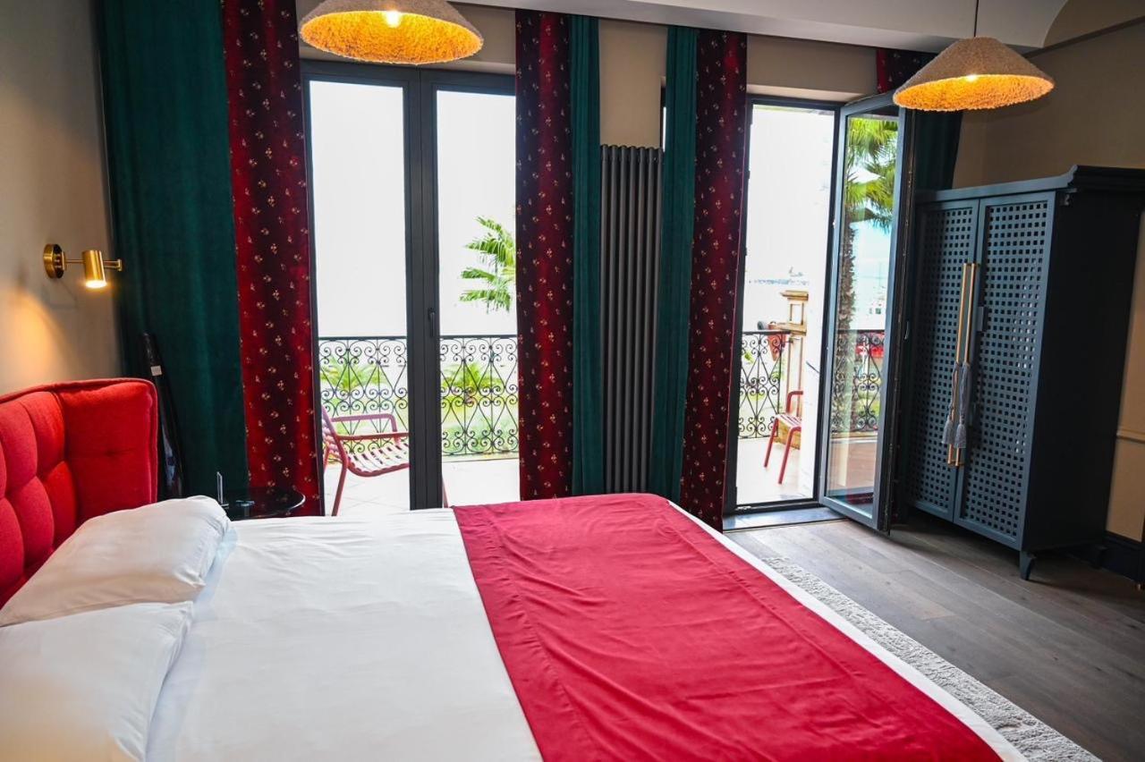 Hotel Retro Batumi Bagian luar foto