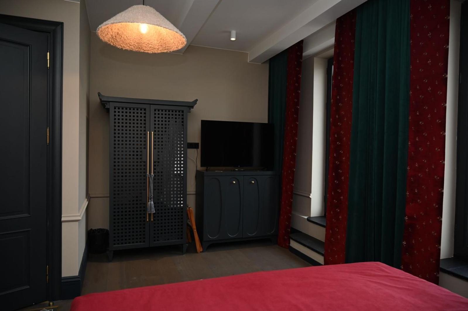 Hotel Retro Batumi Bagian luar foto